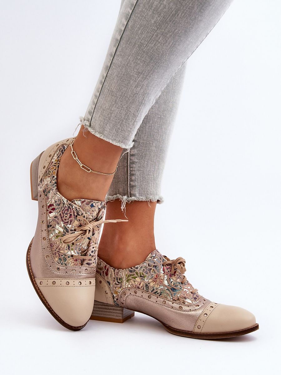 Heeled low shoes model 193928 Step in style