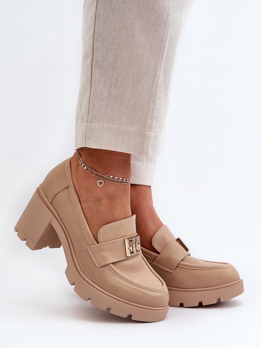 Heeled low shoes model 195402 Step in style