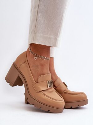 Heeled low shoes model 195404 Step in style