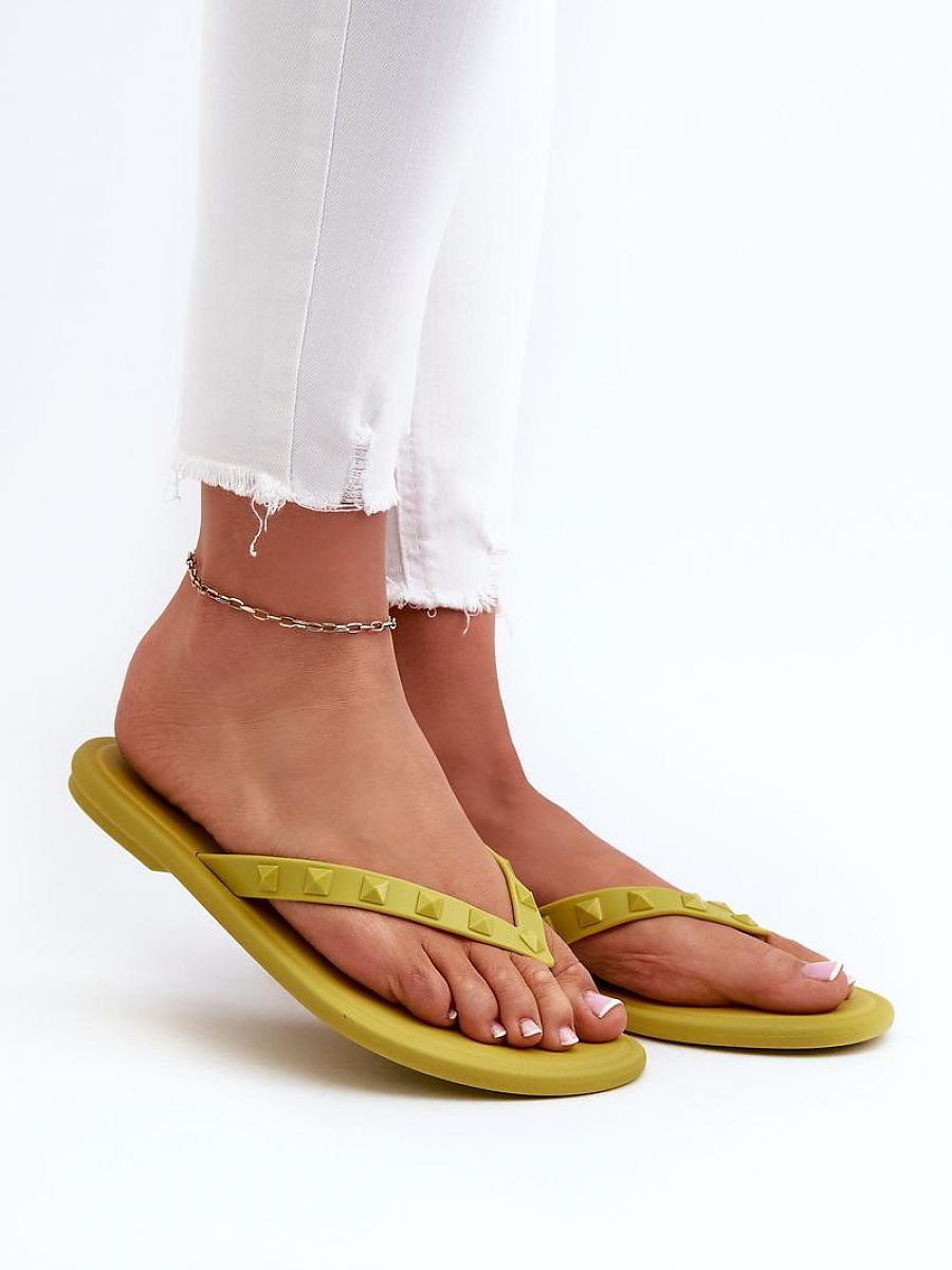 Japanese flip-flops model 197615 Step in style