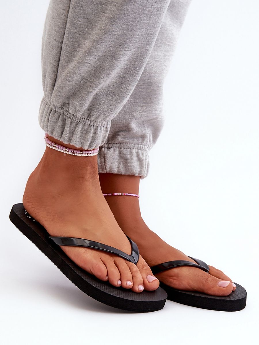 Japanese flip-flops model 198607 Step in style
