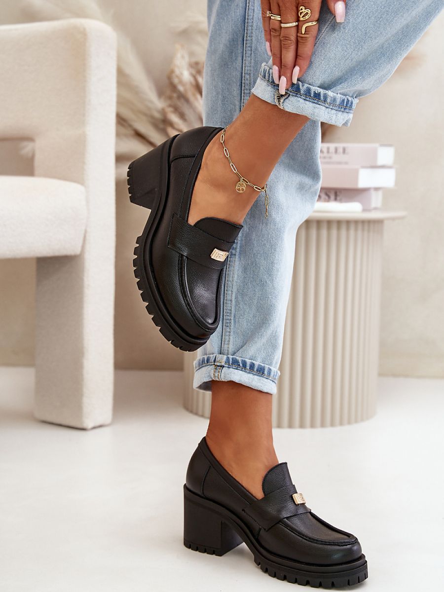 Heeled low shoes model 199315 Step in style