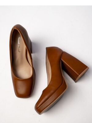 Block heel pumps model 210549 Inello