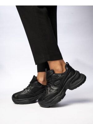 Sport Shoes model 210570 Inello