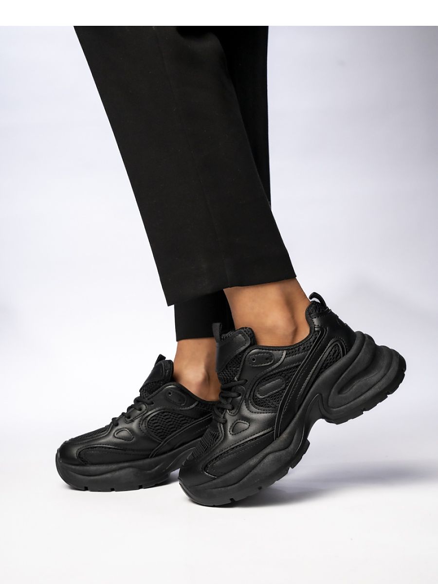 Sport Shoes model 210570 Inello